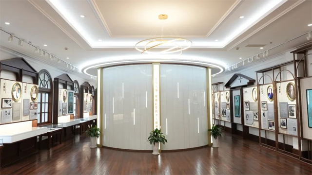 上?？茖W會堂內的科學家精神展示廳